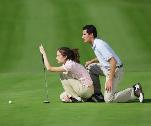 Read more about the article การฝึกกอล์ฟแบบตัวต่อตัว vs การเรียนเป็นกลุ่ม: แบบไหนดีกว่ากัน?