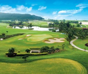 Read more about the article ประเภทของสนามกอล์ฟ แต่ละแบบแตกต่างกันอย่างไร?