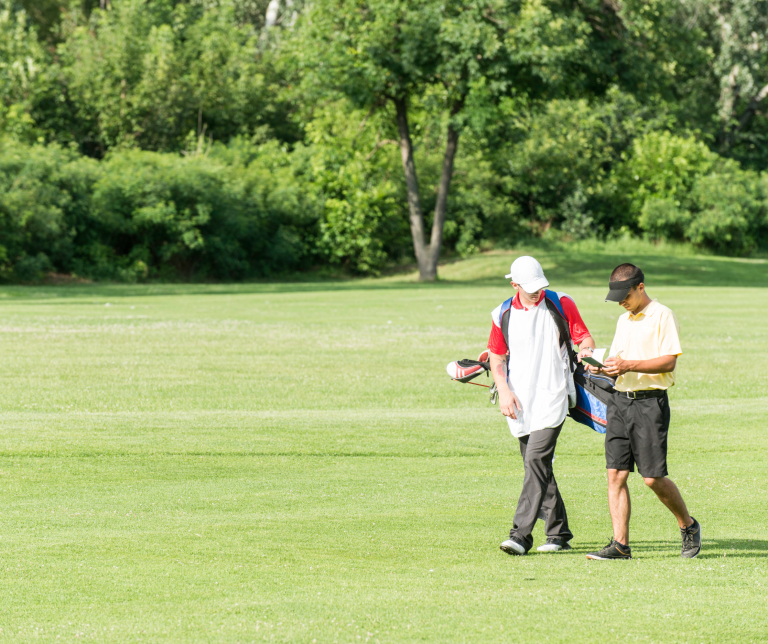 Read more about the article บทบาทของ Caddie ในการแข่งขันกอล์ฟอาชีพ (The Role of Caddies in Golf Tournaments)