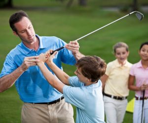 Read more about the article ปั้นลูกให้เป็นโปร! คำแนะนำสำหรับผู้ปกครองที่อยากให้ลูกเป็นนักกอล์ฟอาชีพ