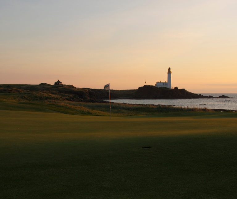 Read more about the article Trump Turnberry สนามกอล์ฤที่มีวิวสวยที่สุดในยุโรป