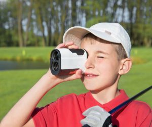 Read more about the article โรงเรียนสอนกอล์ฟหรือฝึกเองดี? เปรียบเทียบข้อดี-ข้อเสียที่นักกอล์ฟต้องรู้